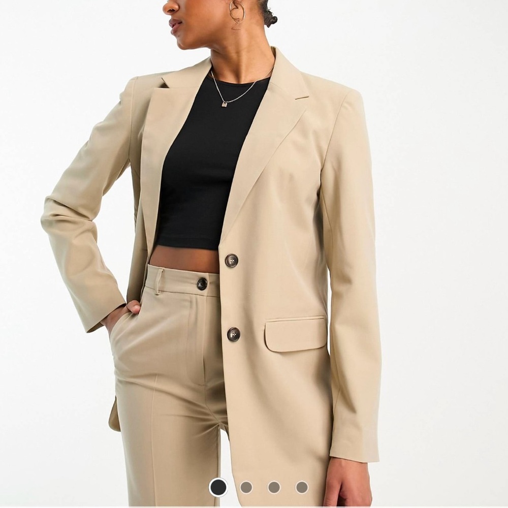 ASOS TALL TAN BLAZER.
Boy suit oversized 2